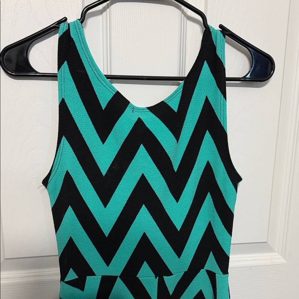 Stylish Black and Teal Chevron Mini Dress - Picture 5 of 6